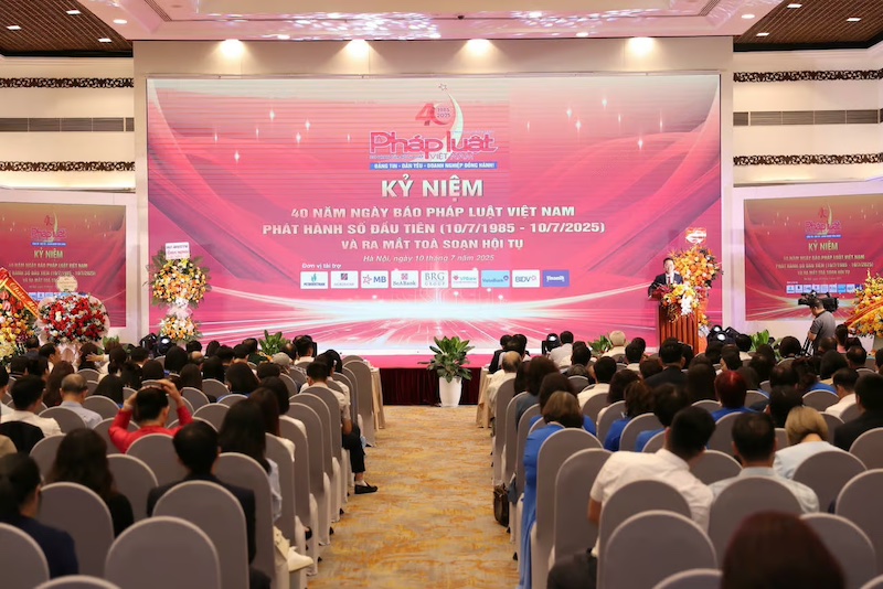 Báo PLVN tiếp tục phát huy vai trò là 'cầu nối' giữa Đảng, Nhà nước, ngành Tư pháp với Nhân dân